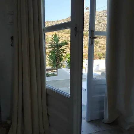 Karavostasi Sea Views House *